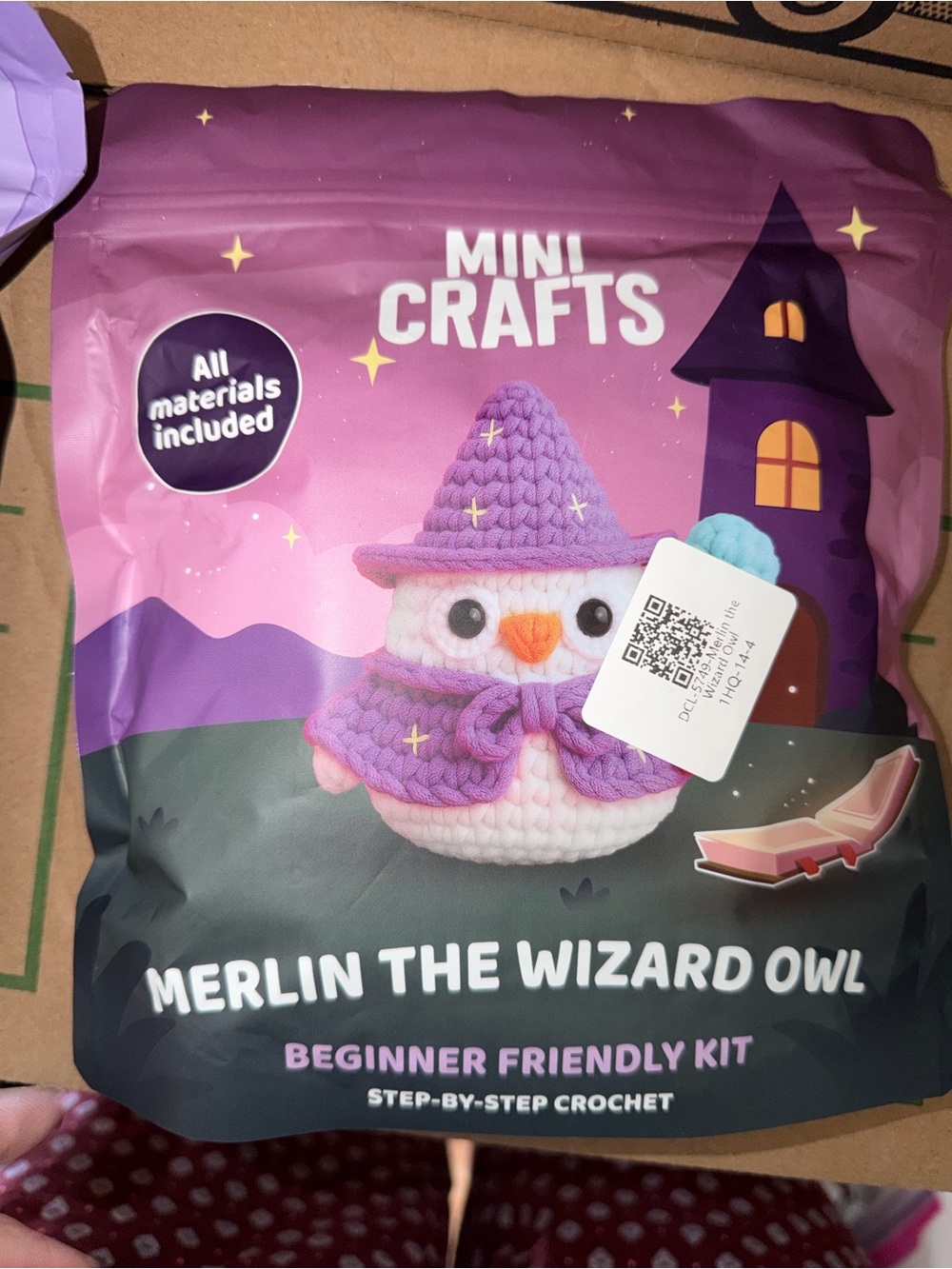 Mini Crafts Merlin the Wizard Owl Crochet Kit - Purple
